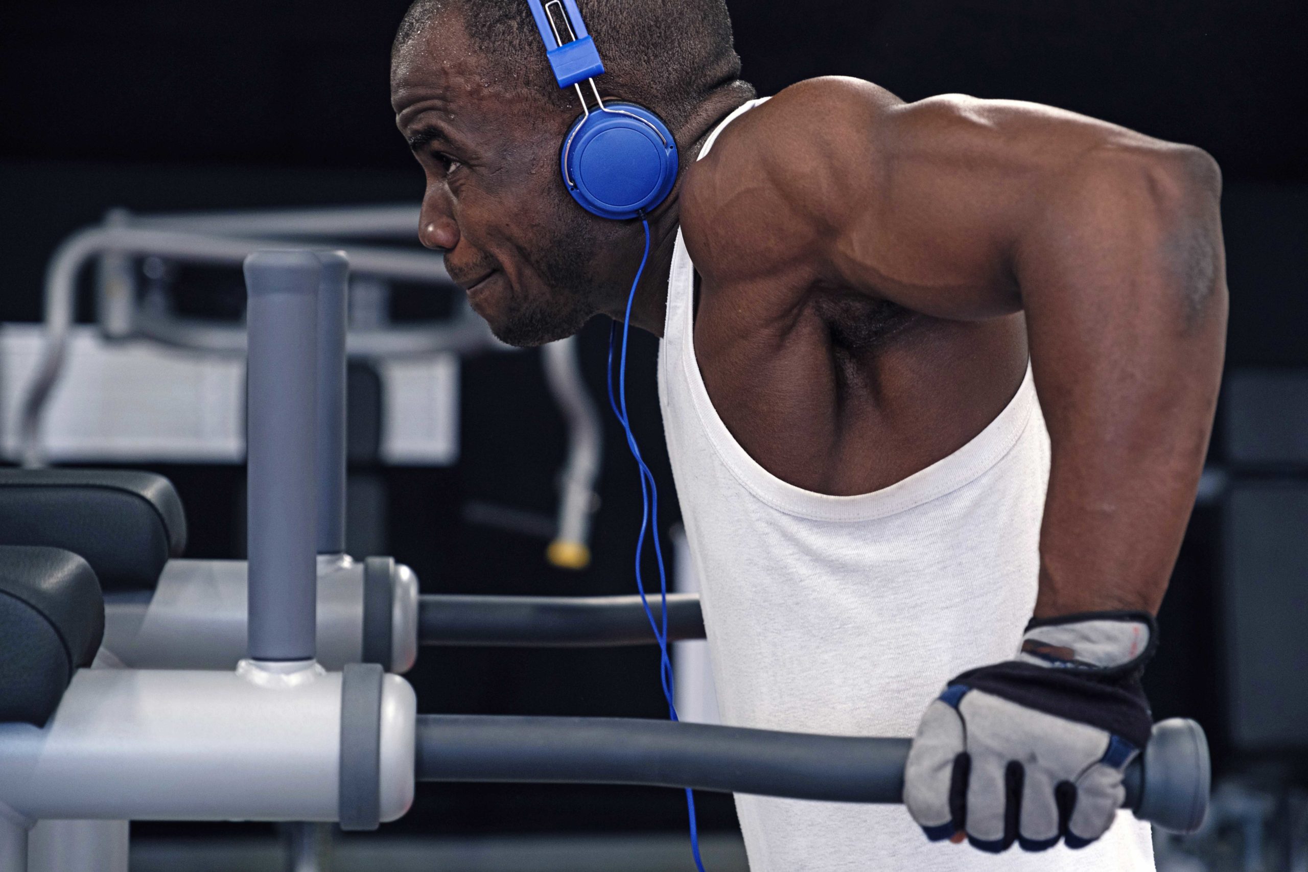 man doing exercises dips Dip Exercises