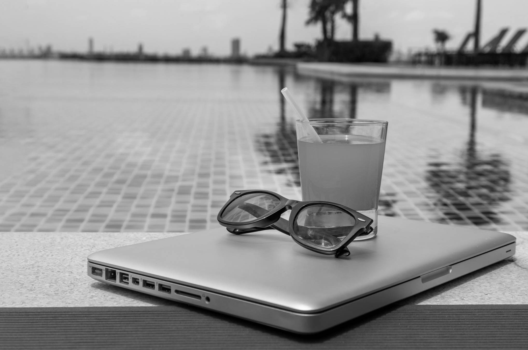 relaxing-moment-by-the-pool-take-a-break-from-working-on-laptop-and-enjoy-the-fresh-orange-juice-for_t20_4ebpKR strongman log press overhead strength and conditioning