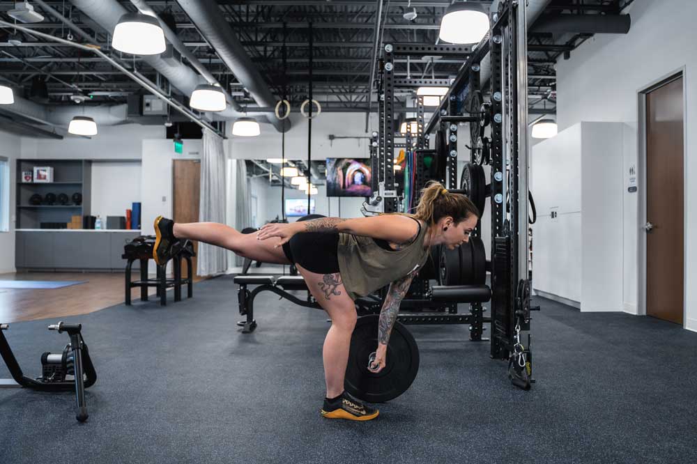 Single-leg-RDL-landmine-3